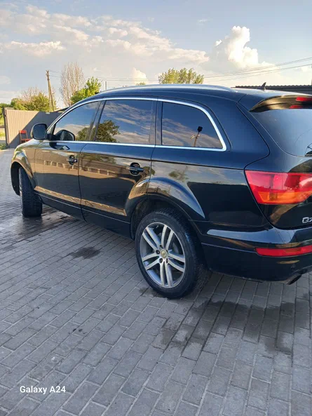 Audi Q7 2008 - 1