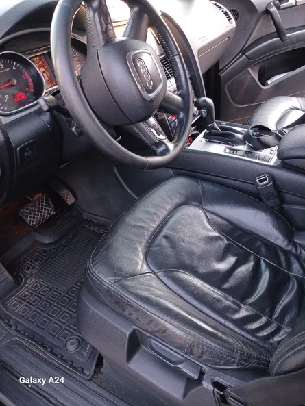 Audi Q7 2008 - 9