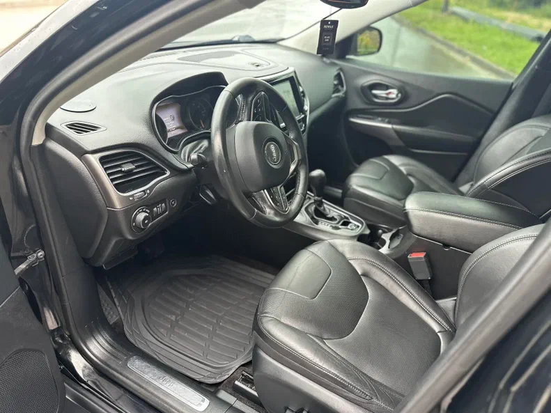 Jeep Cherokee 2018 - 11