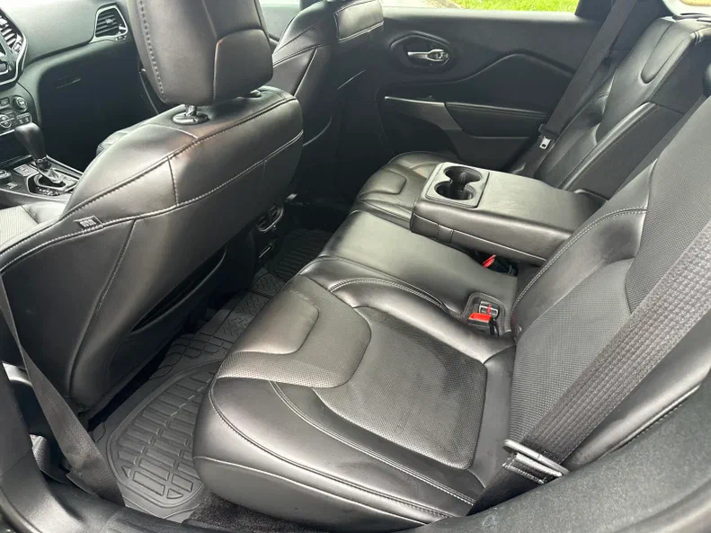 Jeep Cherokee 2018 - 12