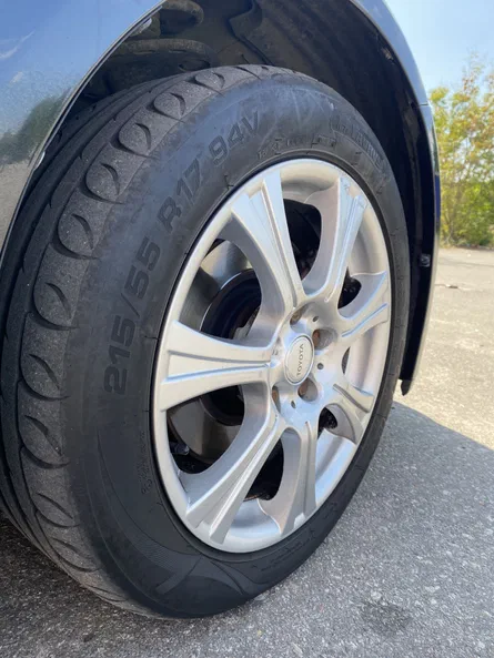 Toyota Avensis 2010 - 13