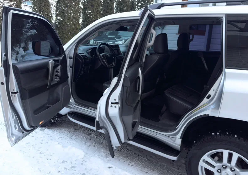 Toyota Land Cruiser Prado 2011 - 8