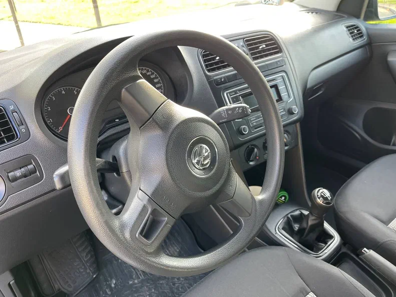 Volkswagen Polo 2013 - 12