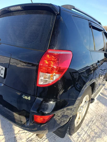 Toyota RAV4 2007 - 8