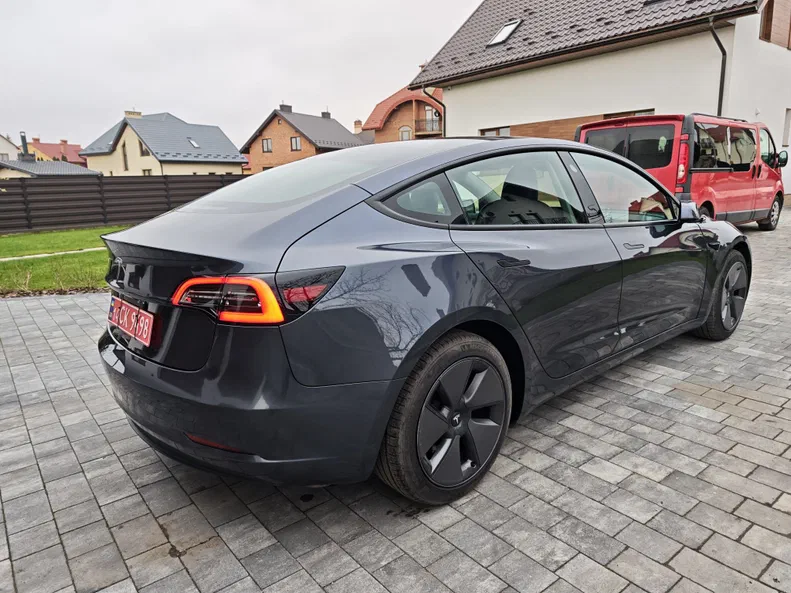 Tesla Model 3 2023 - 26
