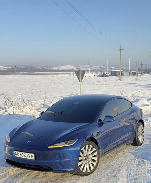 Tesla Model 3 2025 - 9