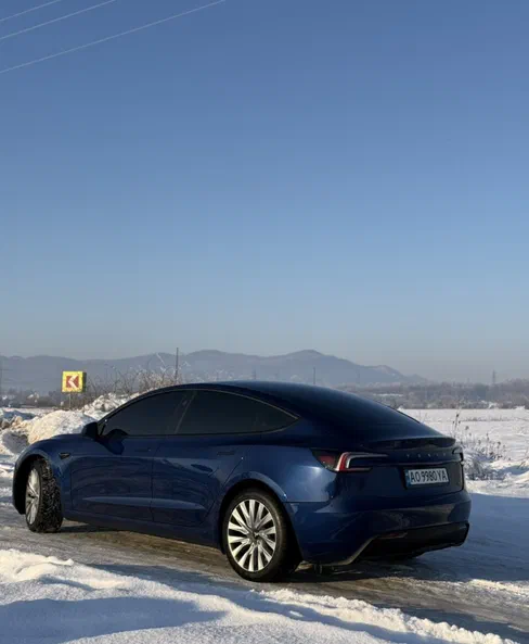 Tesla Model 3 2025 - 7