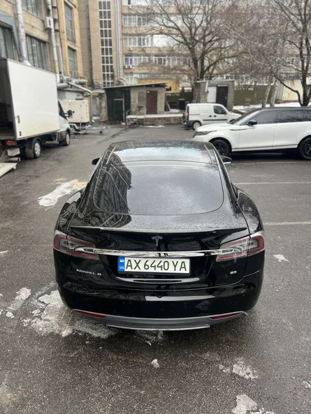 Tesla Model S 2014 - 13