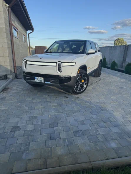 Rivian R1S 2024 - 9