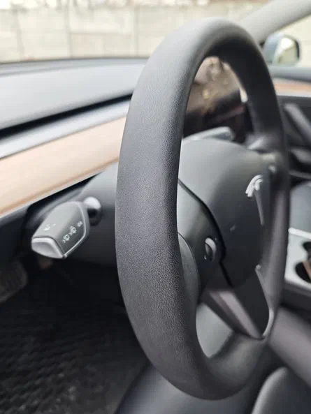 Tesla Model 3 2023 - 12