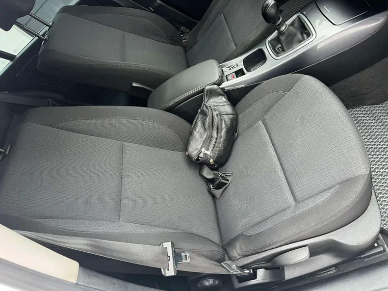 Renault Laguna 2010 - 6