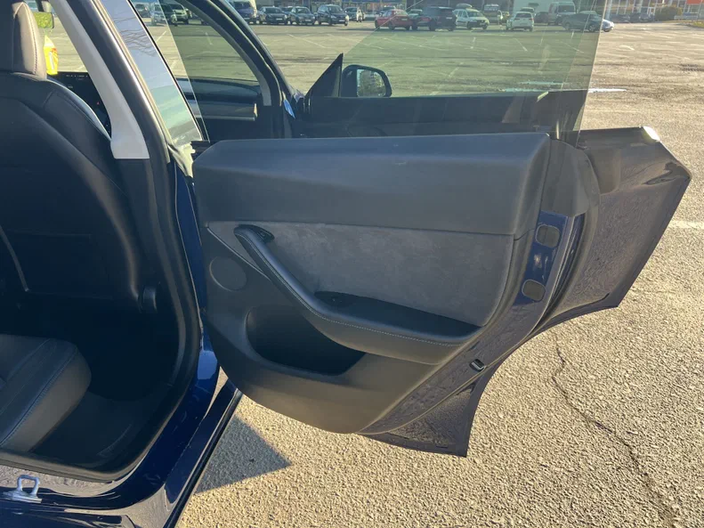 Tesla Model Y 2021 - 17