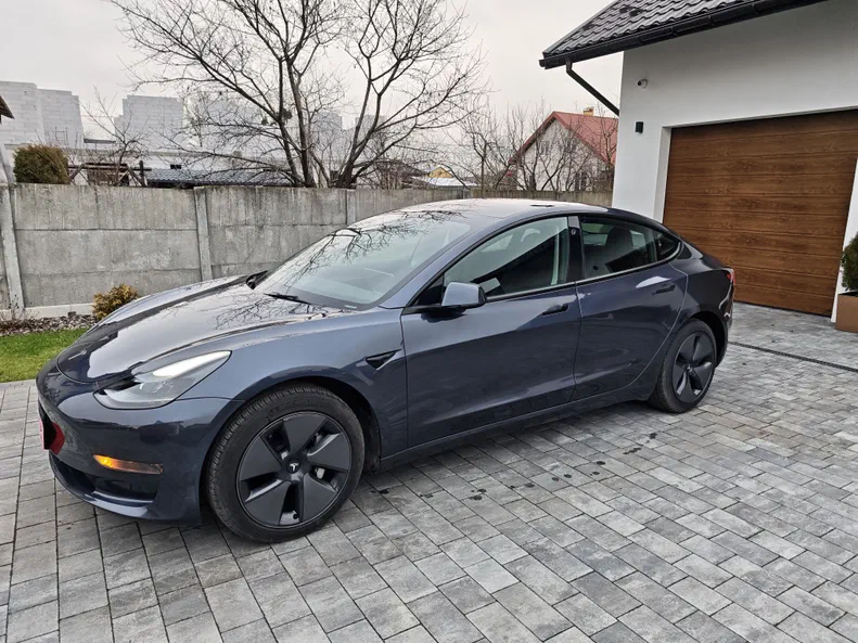 Tesla Model 3 2023