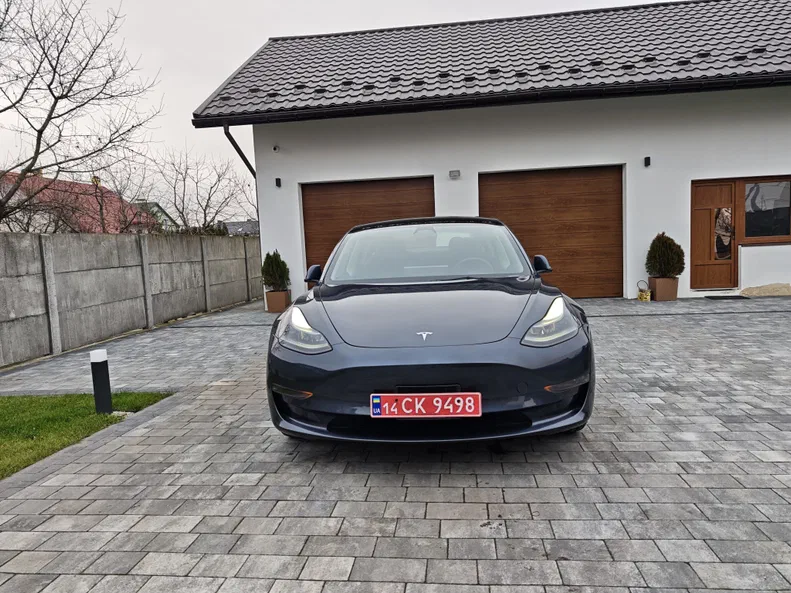 Tesla Model 3 2023 - 33