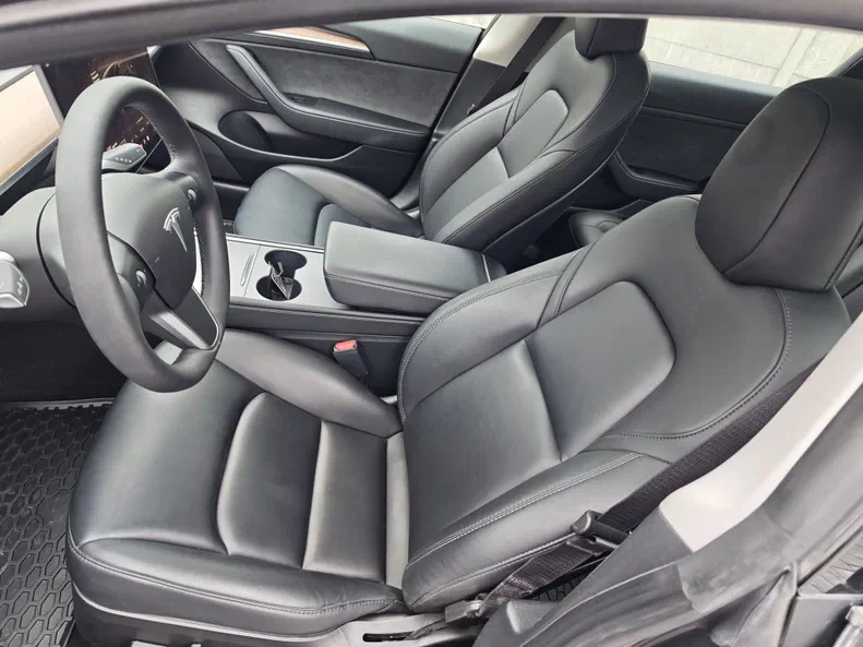 Tesla Model 3 2023 - 13