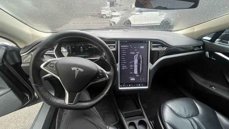 Tesla Model S 2014 - 11