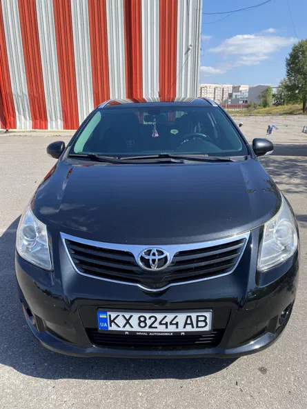 Toyota Avensis 2010