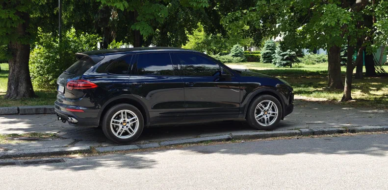 Porsche Cayenne 2016 - 15