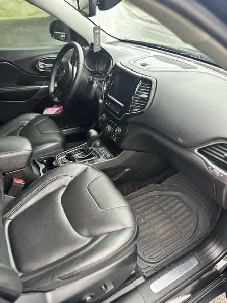 Jeep Cherokee 2018 - 27