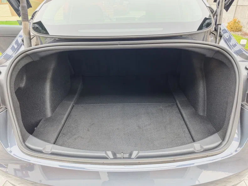 Tesla Model 3 2023 - 25