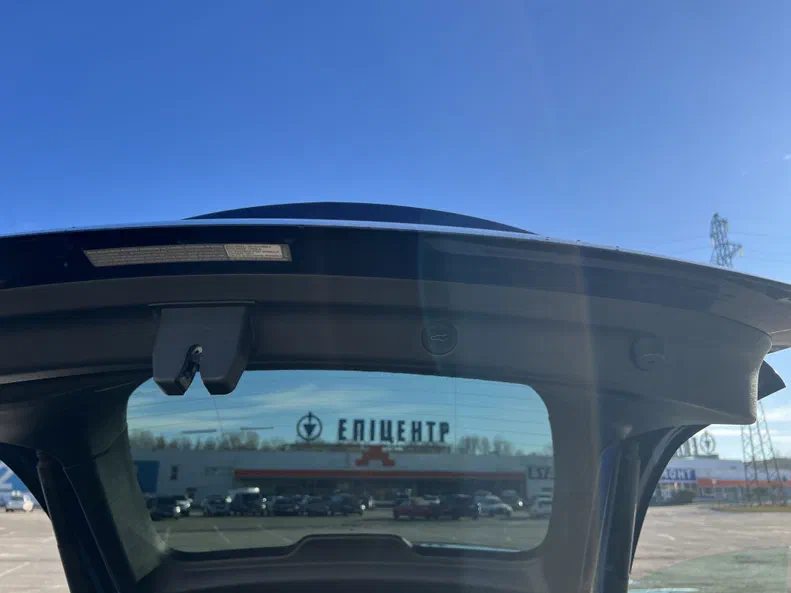 Tesla Model Y 2021 - 14