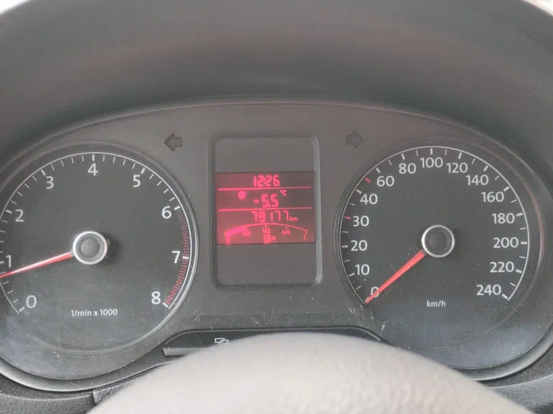 Volkswagen Polo 2011 - 8