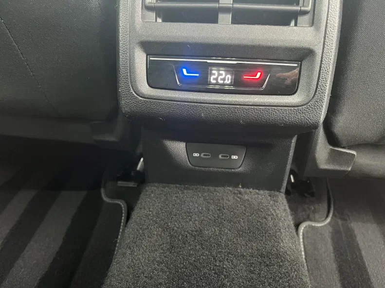 Volkswagen Golf 2024 - 27