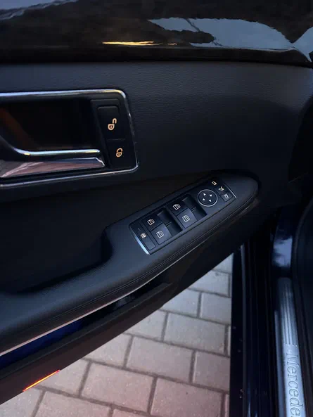 Mercedes-Benz E-Клас 2010 - 21