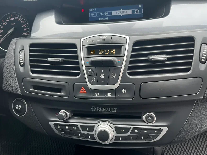 Renault Laguna 2010 - 14