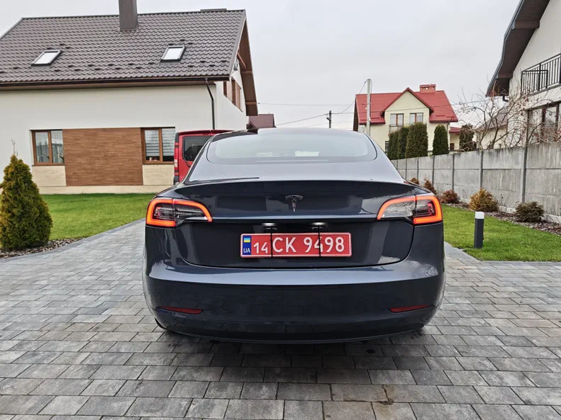 Tesla Model 3 2023 - 28