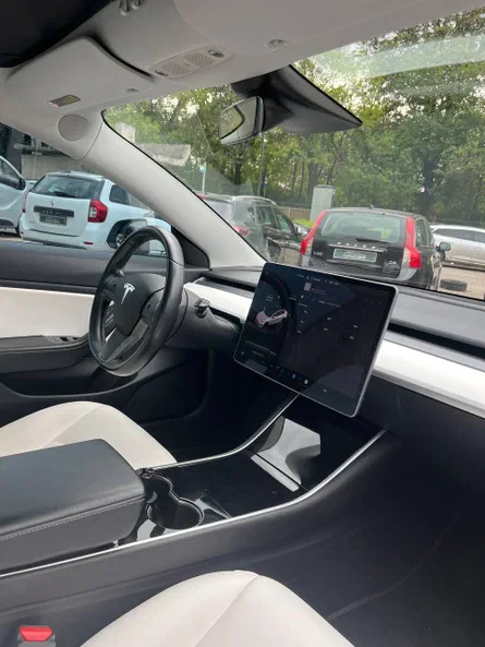 Tesla Model 3 2019 - 2