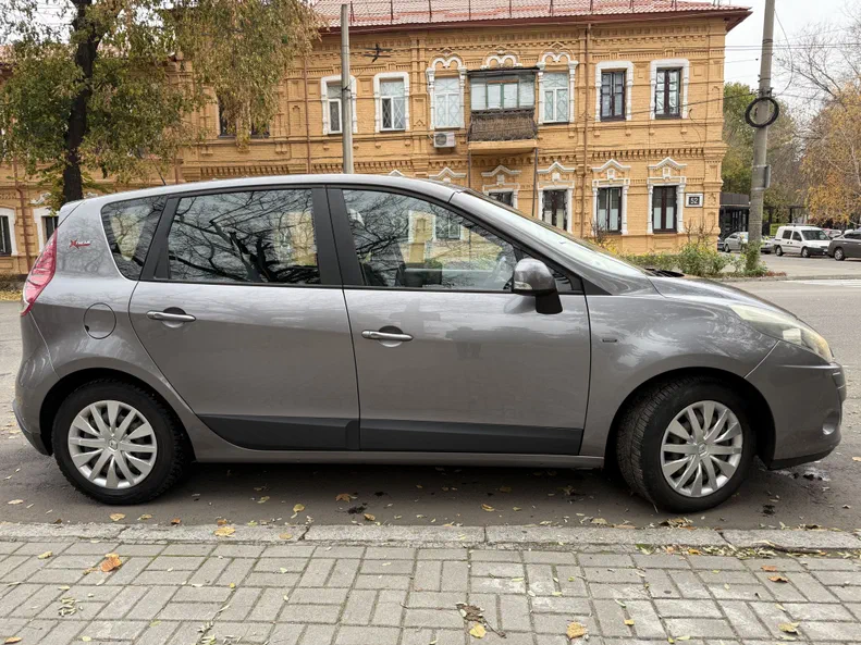 Renault Scenic 2010 - 6