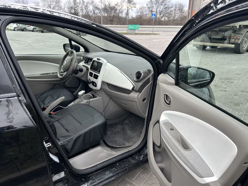 Renault ZOE 2018 - 12