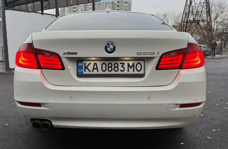 BMW 5 серія 2013 - 18