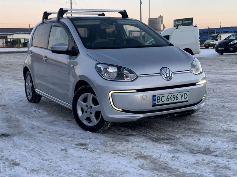 Volkswagen up! 2014