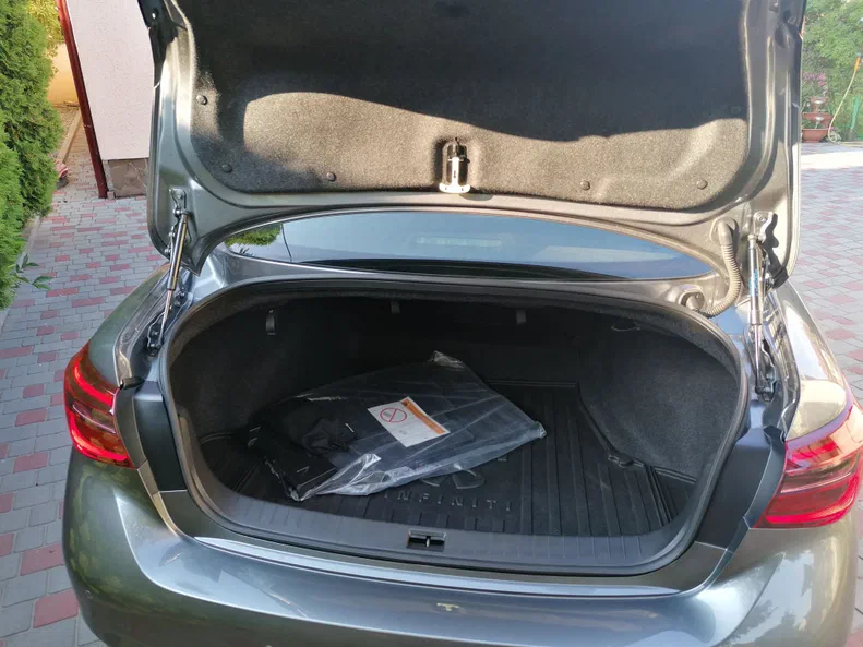 Infiniti Q50 2020 - 26