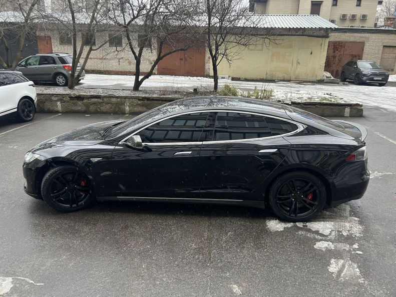 Tesla Model S 2014 - 16