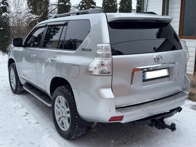 Toyota Land Cruiser Prado 2011