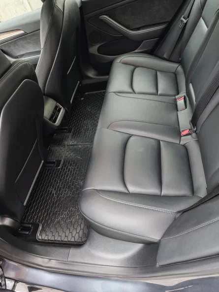 Tesla Model 3 2023 - 17