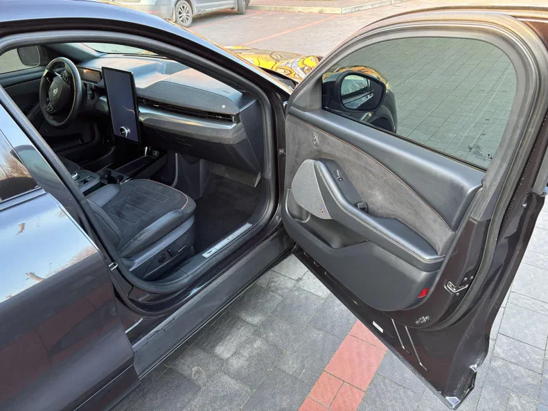 Ford Mustang Mach-E 2021 - 18