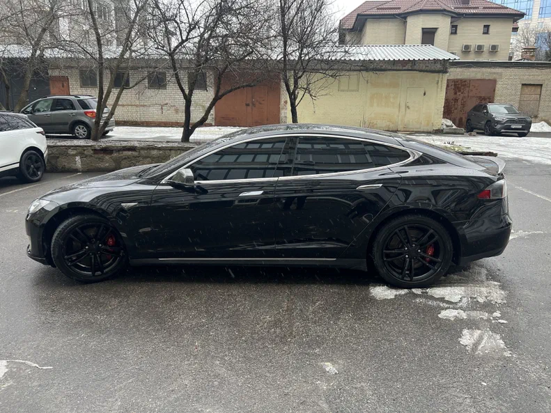 Tesla Model S 2014 - 10