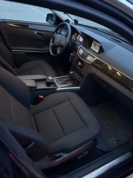 Mercedes-Benz E-Клас 2010 - 14
