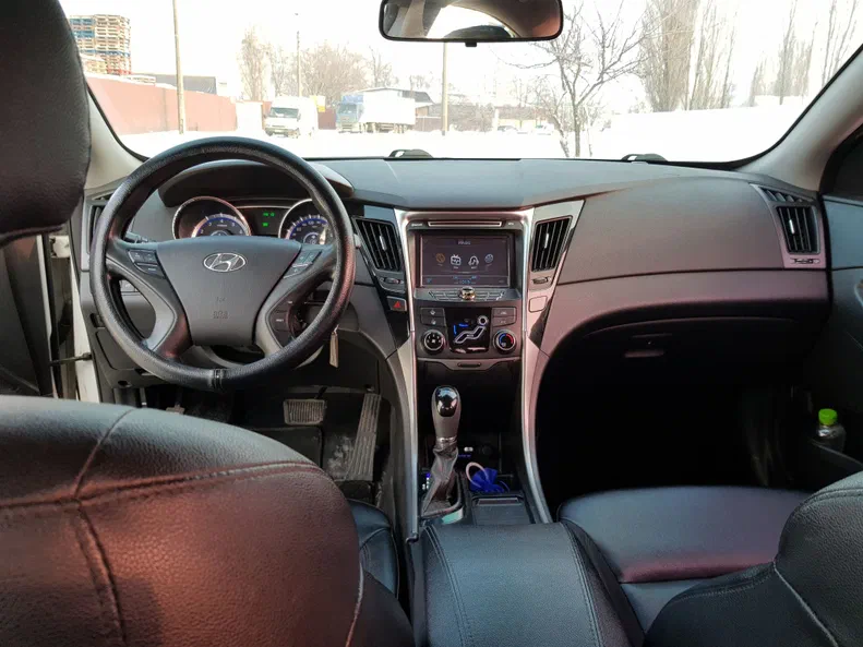 Hyundai Sonata 2012 - 6