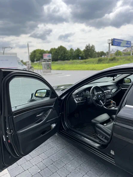 BMW 5 серія 2012 - 9