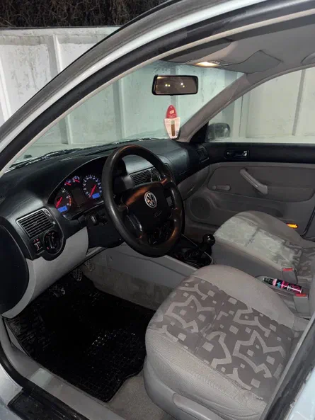 Volkswagen Golf 1998 - 6