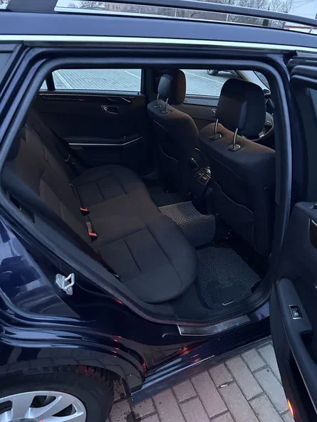 Mercedes-Benz E-Клас 2010 - 13