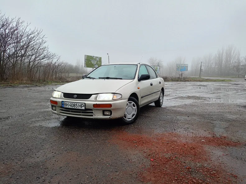 Mazda 323 1995 - 0
