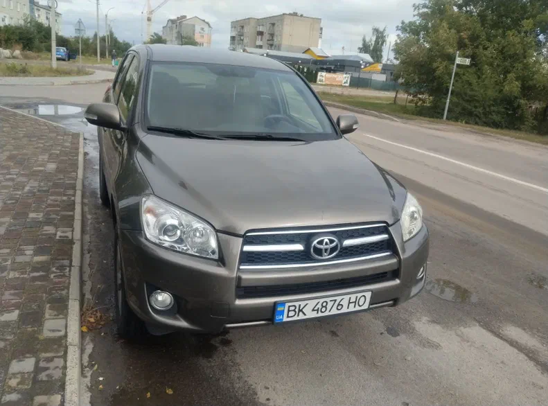 Toyota RAV4 2010