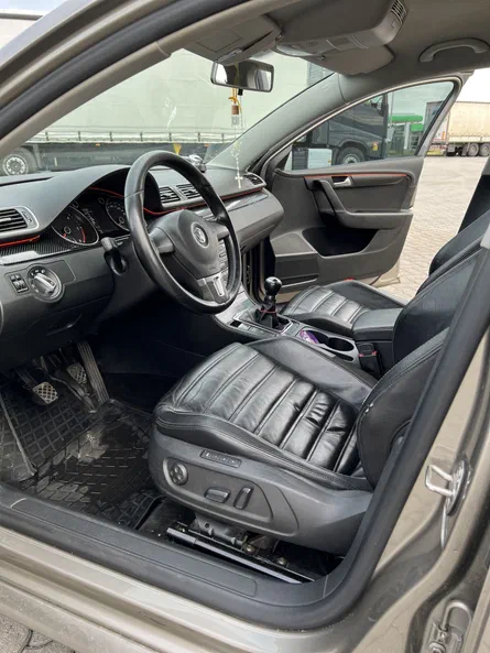 Volkswagen Passat 2012 - 19