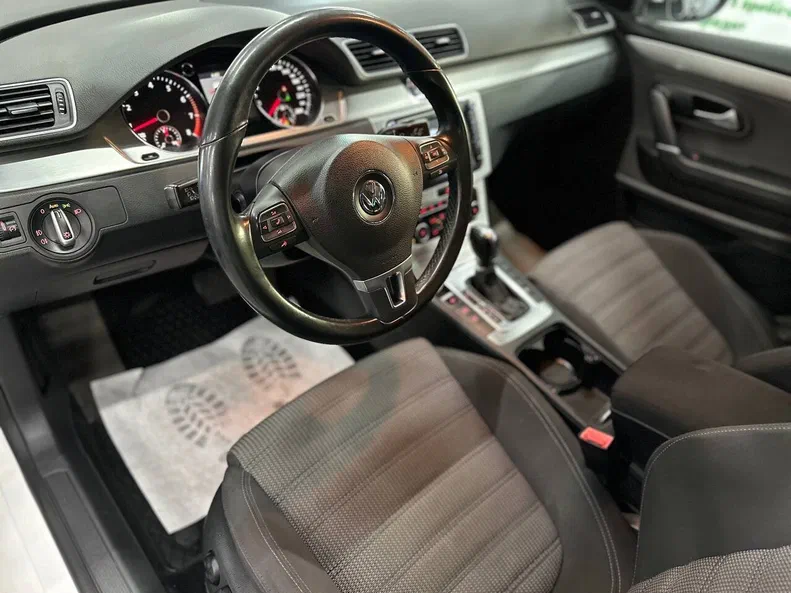 Volkswagen Passat 2011 - 14